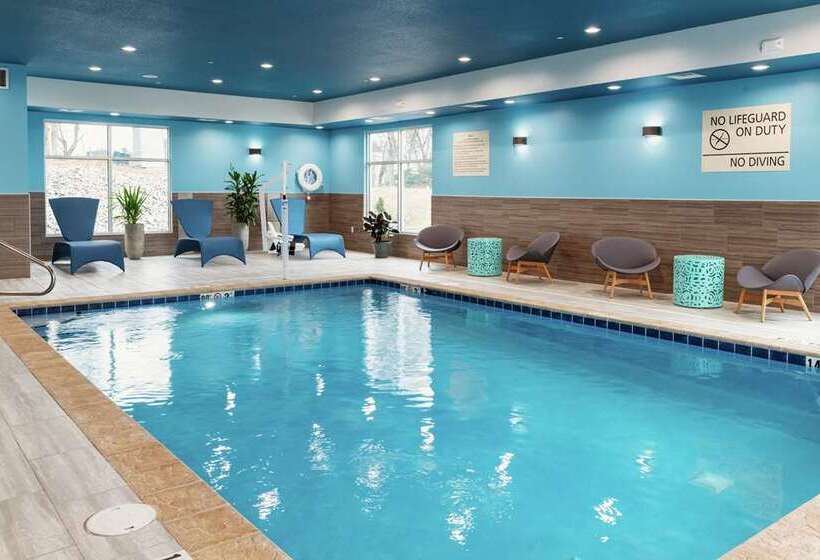 בית מלון כפרי Hampton Inn & Suites Pittsburgh New Stanton