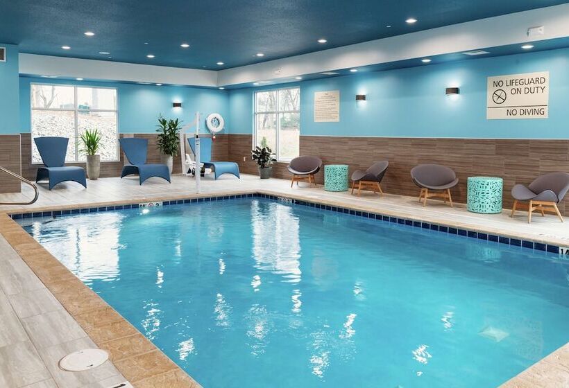 בית מלון כפרי Hampton Inn & Suites Pittsburgh New Stanton