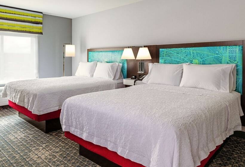 Отель Hampton Inn & Suites Pittsburgh New Stanton