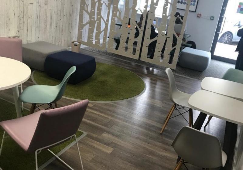 ホテル Hashtag Bangor