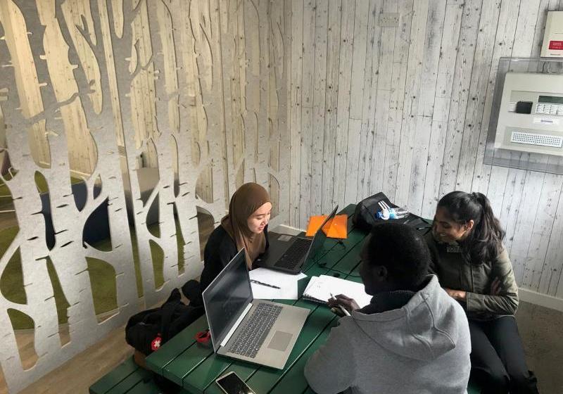 ホテル Hashtag Bangor