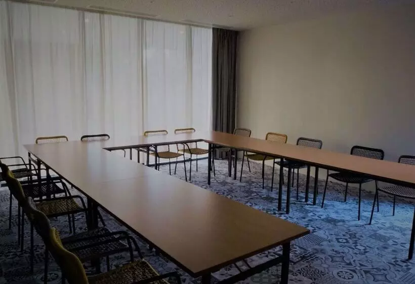 ホテル Ibis Styles Arcachon Gujanmestras