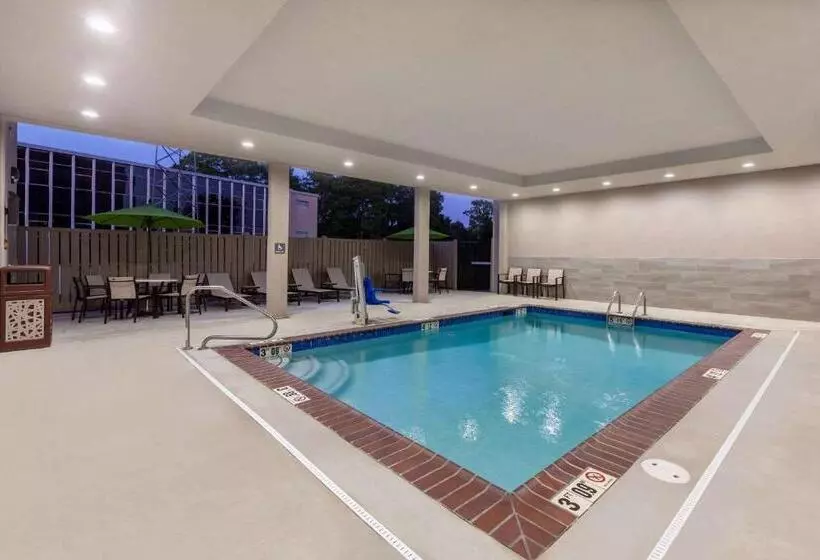 هتل La Quinta Inn & Suites By Wyndham Lafayette Oil Center