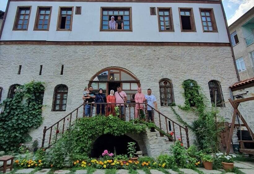 בית מלון כפרי Muhsin Bey Konagi