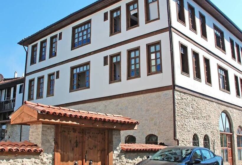 בית מלון כפרי Muhsin Bey Konagi