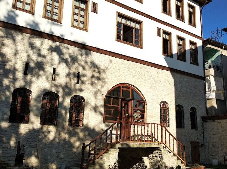 בית מלון כפרי Muhsin Bey Konagi