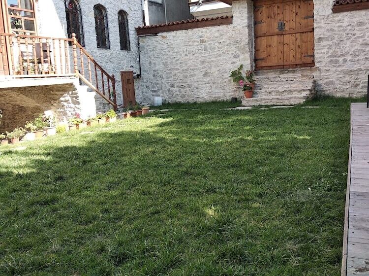 בית מלון כפרי Muhsin Bey Konagi