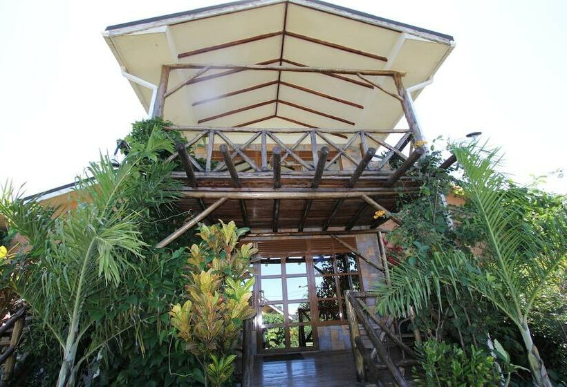 هتل Nyange Resort And Marina