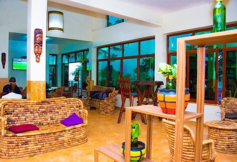 هتل Nyange Resort And Marina