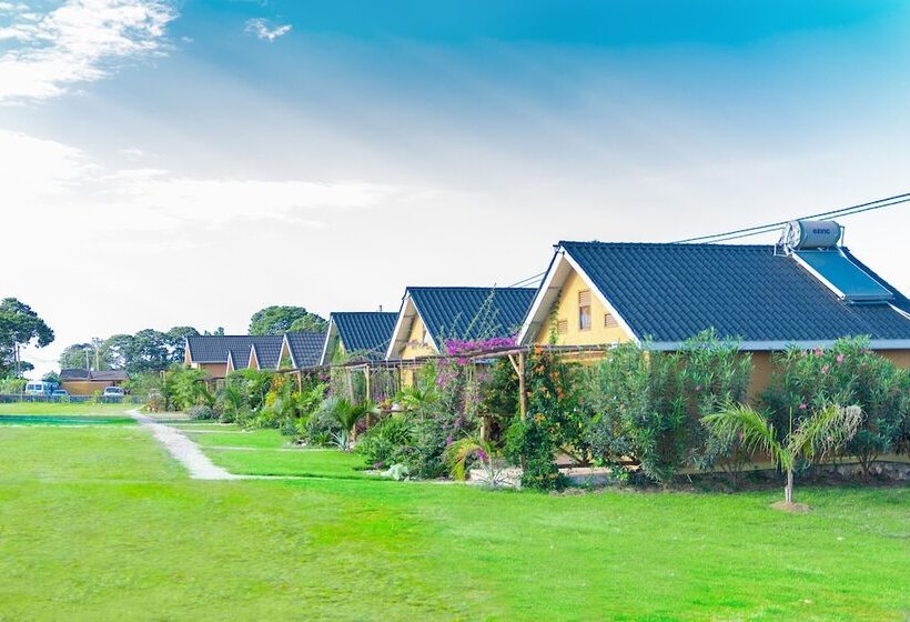 هتل Nyange Resort And Marina