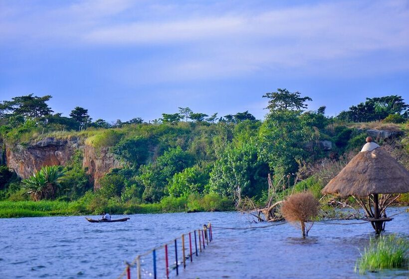 هتل Nyange Resort And Marina