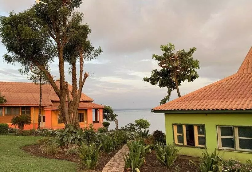 هتل Samuka Island Retreat