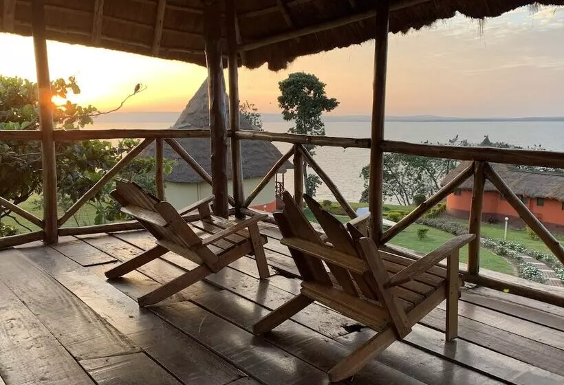 هتل Samuka Island Retreat