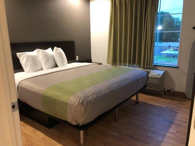 ホテル Studio 6 Lake Charles