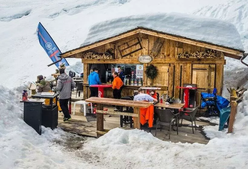 Hôtel Restaurant Le Pilatus