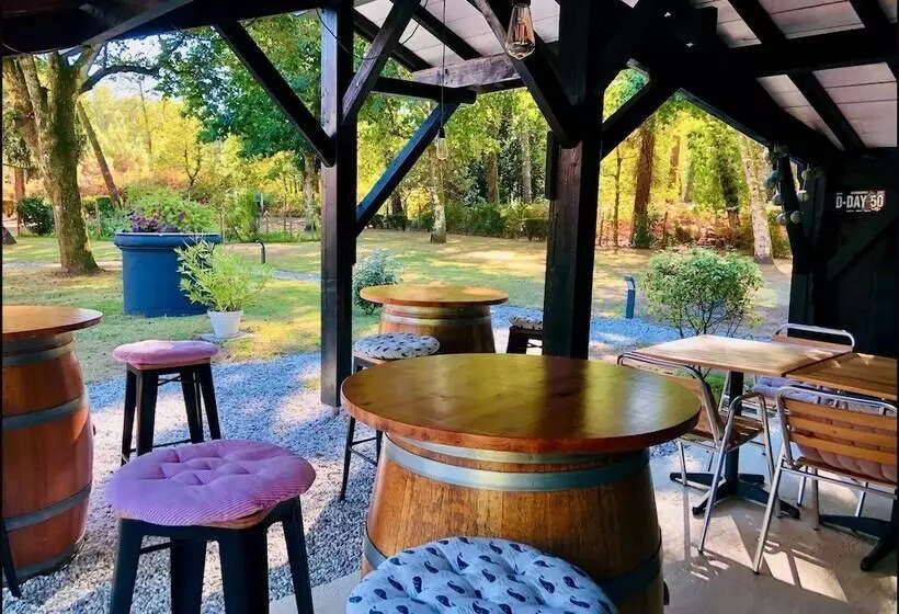 ペンション Au Clair Des Landes