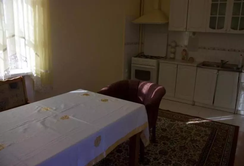 Platan Hostel