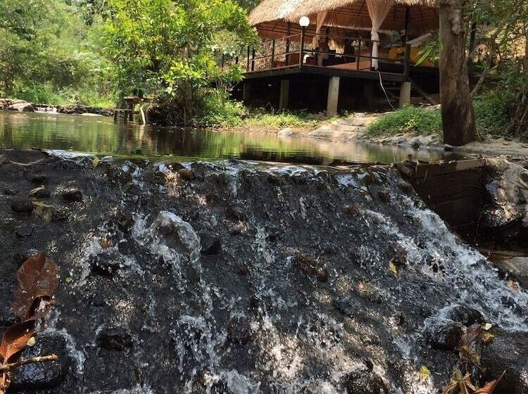 Rai Phusaitran   Hostel