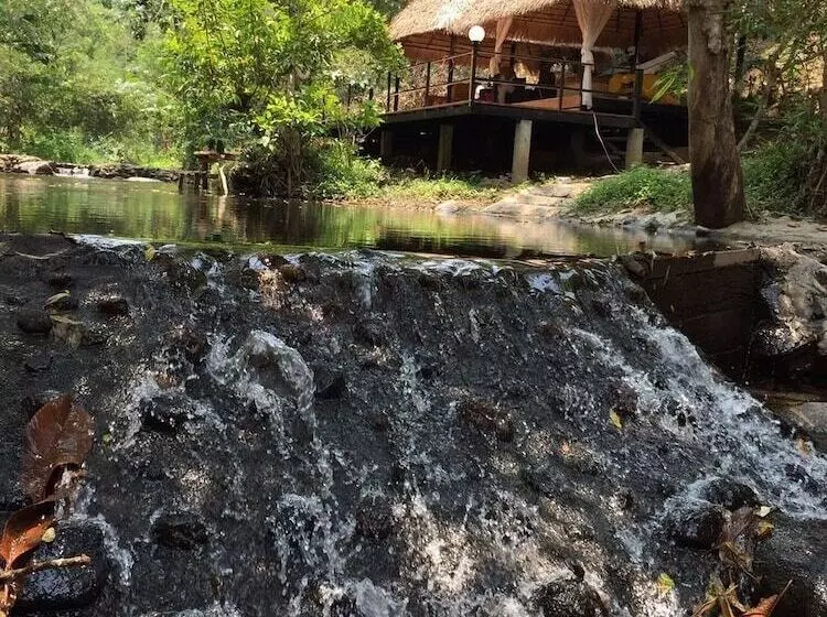 Rai Phusaitran   Hostel