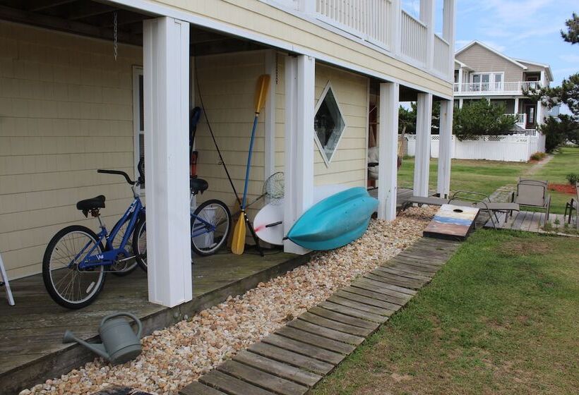 Sandbar Bed & Breakfast