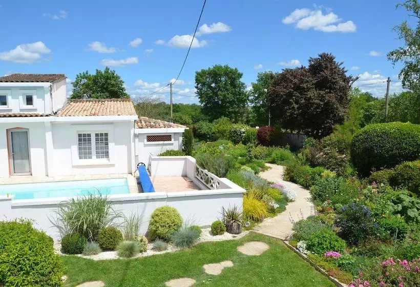 Aamiaismajoitus (B&B) Jardin De Marceau