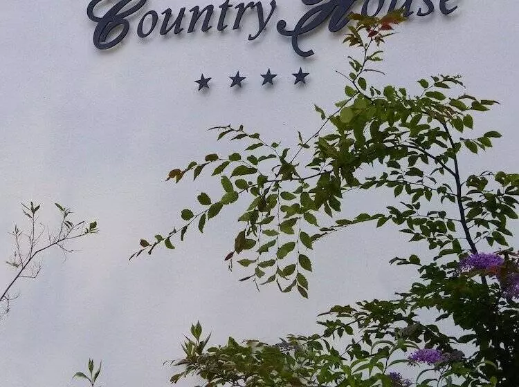 تختخواب و صبحانه Knockninny Country House & Marina