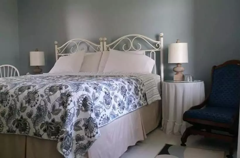 Dove House Bed & Breakfast Harbourside