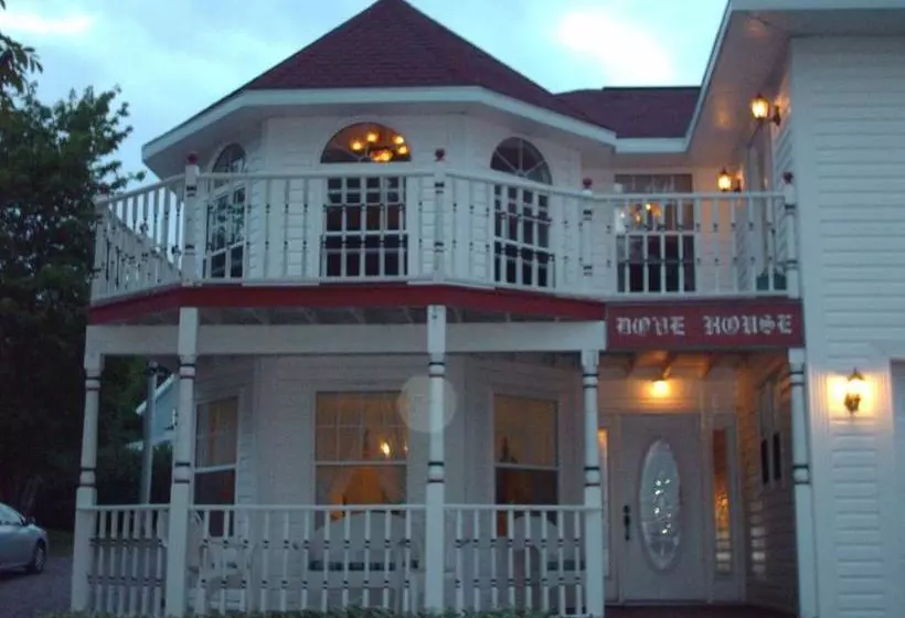 Dove House Bed & Breakfast Harbourside