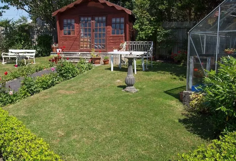 Eypeleaze B & B