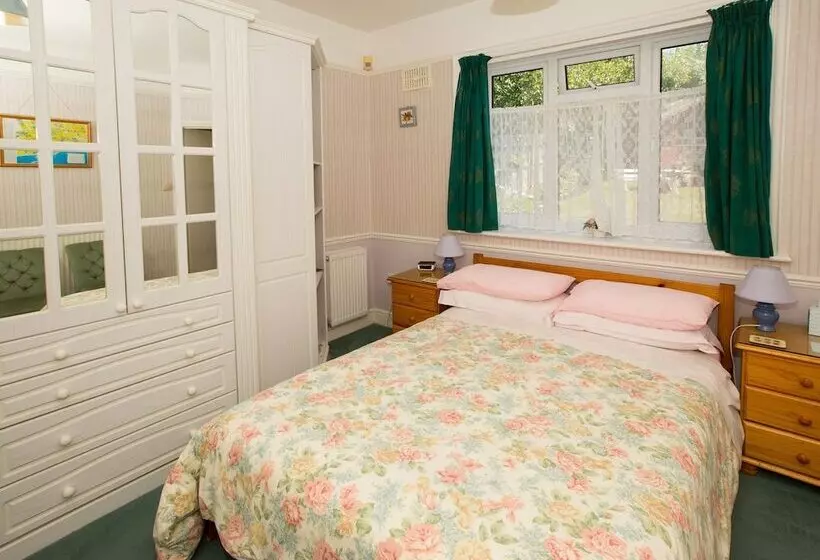 Eypeleaze B & B