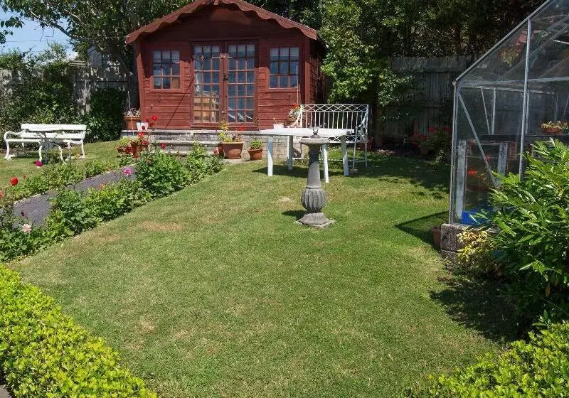 Eypeleaze B & B