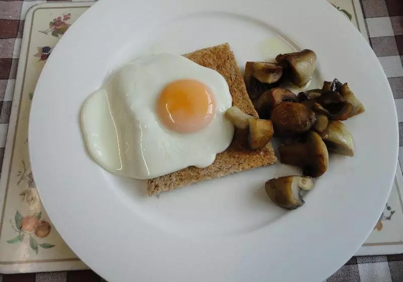 Eypeleaze B & B