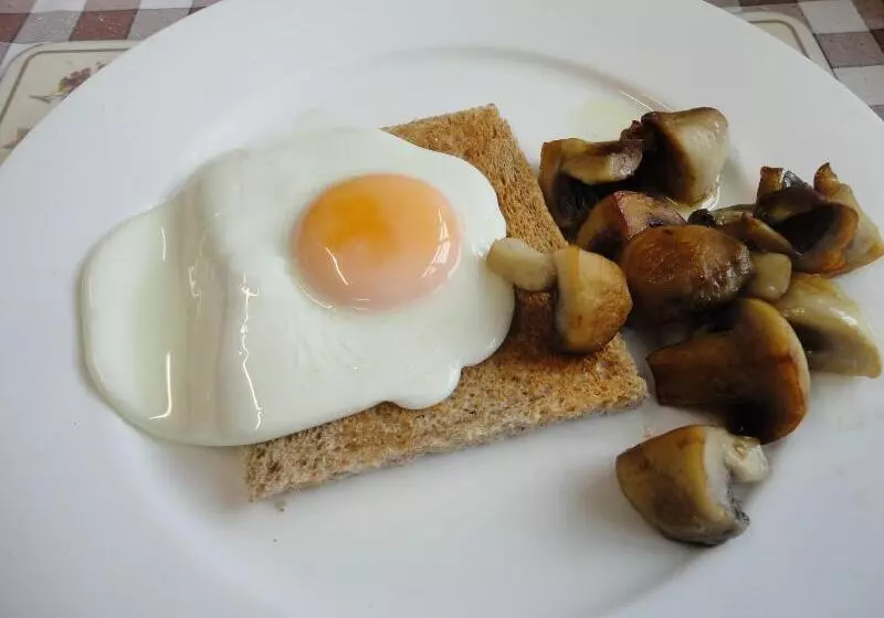 Eypeleaze B & B