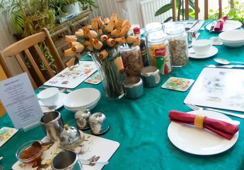 Eypeleaze B & B