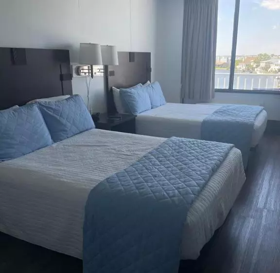 Fenwick Islander Motel