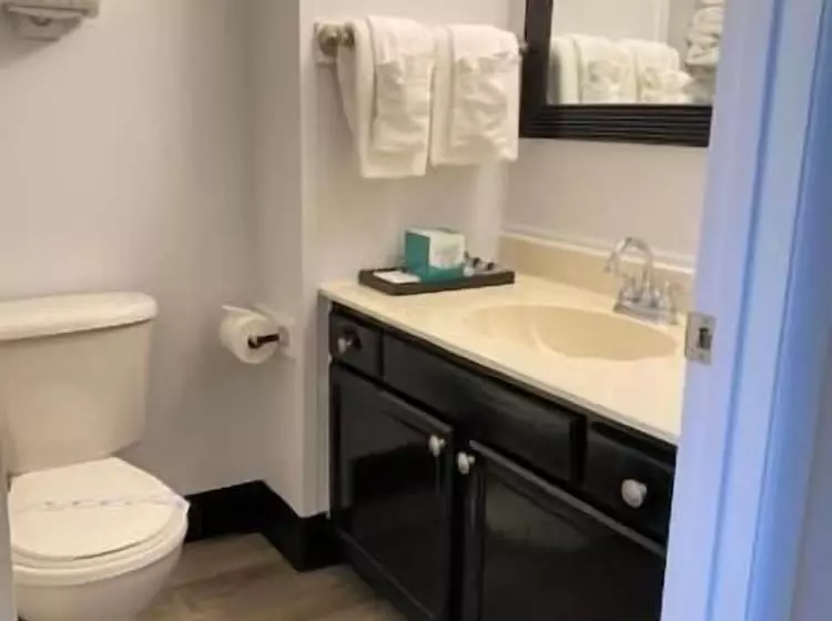 Fenwick Islander Motel