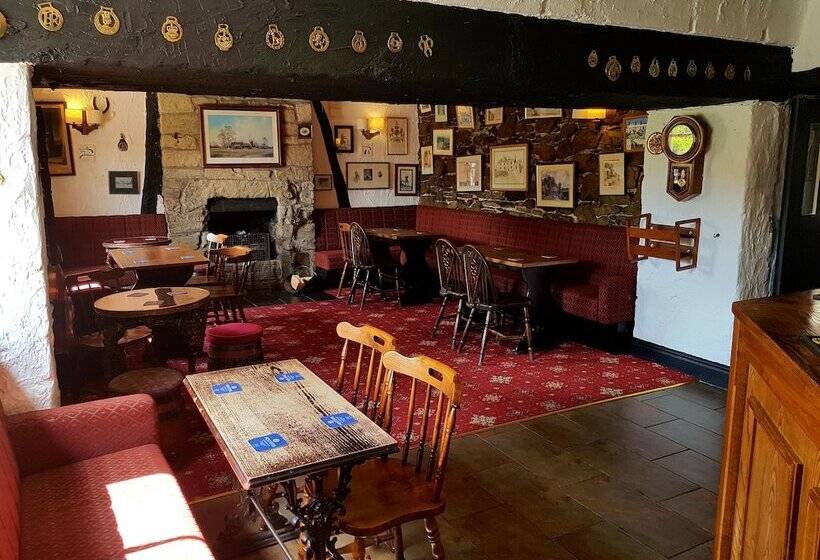 Хостел The Red Lion At Llanasa