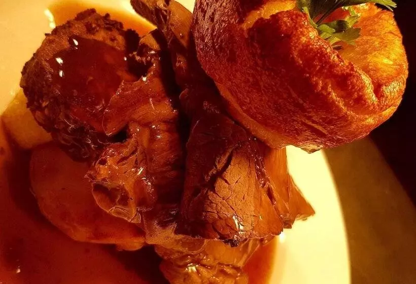 مسافرخانه The Red Lion At Llanasa