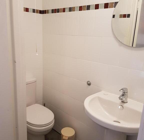 簡易ホテル The Red Lion