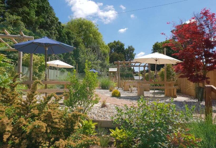 簡易ホテル The Red Lion