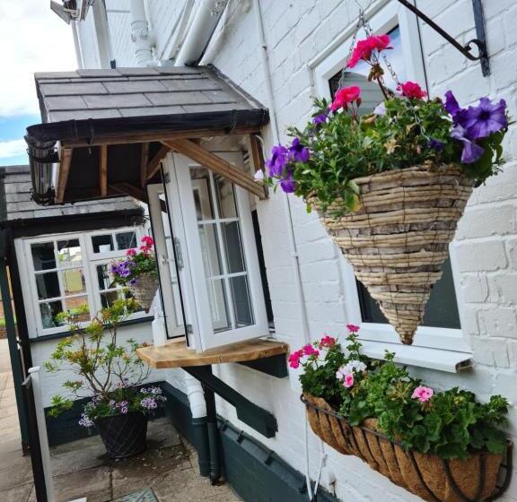 簡易ホテル The Red Lion