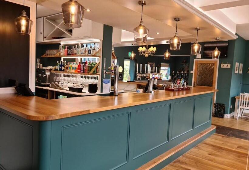 簡易ホテル The Red Lion