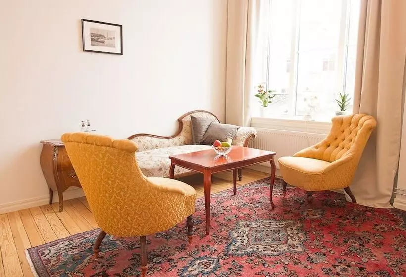 Hotelli Lysekil City Rooms And Apartments