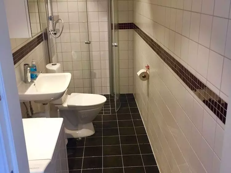 Hotelli Lysekil City Rooms And Apartments