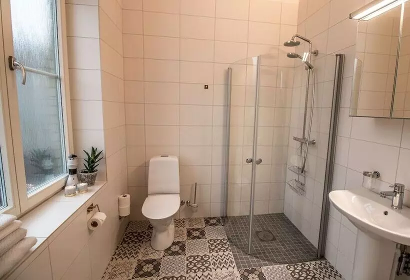 Hotelli Lysekil City Rooms And Apartments
