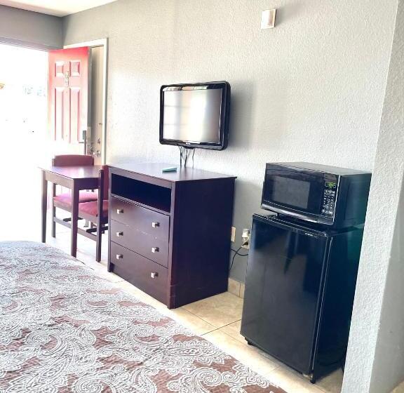 مُتل Majestic Inn