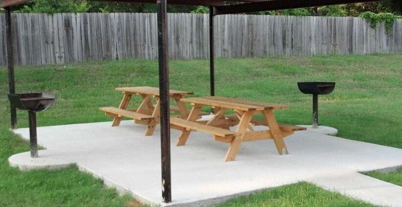 مُتل Majestic Inn