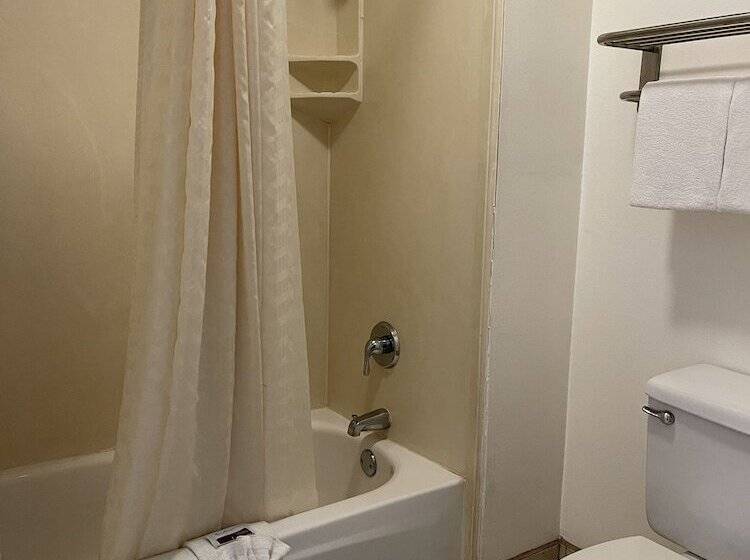 مُتل Majestic Inn