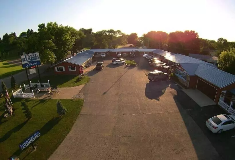 Motelli Two Rivers Inn West