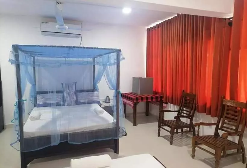 Hotel Uc Rest Hikkaduwa